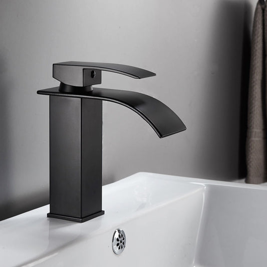 Robinet de bassin noir