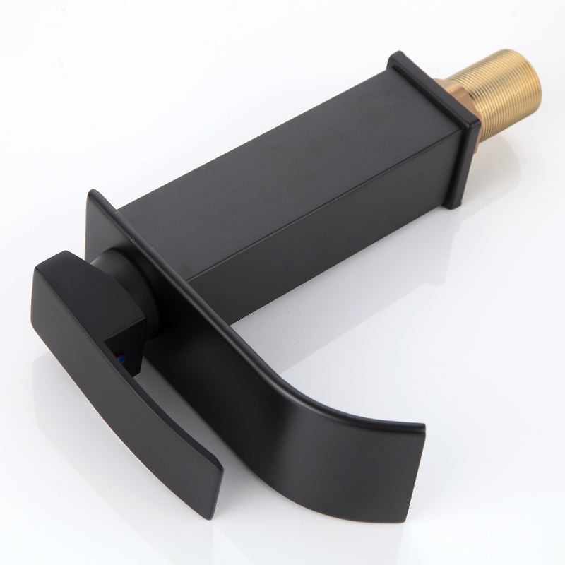 Robinet de bassin curvé